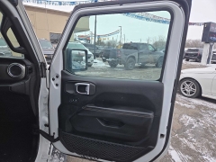 Used 2019  Jeep Wrangler Unlimited 4d SUV 4WD Rubicon at City Wide Auto Credit near Toledo&comma; OH