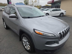 Used 2015  Jeep Cherokee 4d SUV 4WD Latitude V6 at City Wide Auto Credit near Toledo, OH