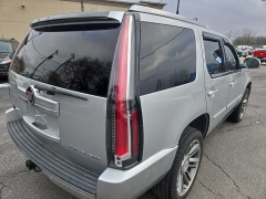 Used 2014  Cadillac Escalade 4d SUV AWD Premium at City Wide Auto Credit near Toledo&comma; OH