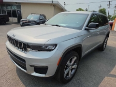 Used 2021  Jeep Grand Cherokee L Limited 4x4 at City Wide Auto Credit near Toledo&comma; OH