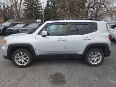 Used 2019  Jeep Renegade 4d SUV 4WD Latitude at City Wide Auto Credit near Toledo&comma; OH