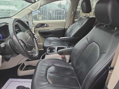 Used 2022  Chrysler Pacifica Hybrid Touring L FWD at City Wide Auto Credit near Toledo&comma; OH