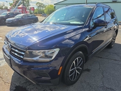 Used 2021  Volkswagen Tiguan 2&period;0T SE R-Line Black 4MOTION at City Wide Auto Credit near Toledo&comma; OH