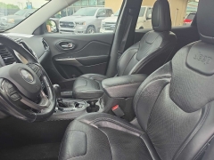 Used 2020  Jeep Cherokee 4d SUV FWD Limited 2&period;4L at City Wide Auto Credit near Toledo&comma; OH