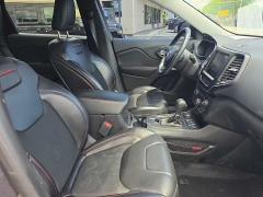Used 2019  Jeep Cherokee 4d SUV 4WD Trailhawk 3&period;2L at City Wide Auto Credit near Toledo&comma; OH