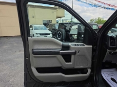 Used 2018  Ford Super Duty F-250 4WD Crew Cab XLT at City Wide Auto Credit near Toledo&comma; OH