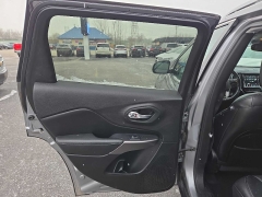 Used 2019  Jeep Cherokee 4d SUV 4WD Limited 3&period;2L at City Wide Auto Credit near Toledo&comma; OH