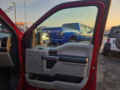 Used 2015  Ford F-150 4WD Supercrew XLT 5 1&sol;2 at City Wide Auto Credit near Toledo&comma; OH