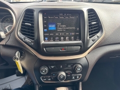Used 2014  Jeep Cherokee 4d SUV FWD Latitude at City Wide Auto Credit near Toledo&comma; OH