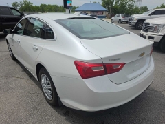 Used 2017  Chevrolet Malibu 4d Sedan LT at City Wide Auto Credit near Toledo&comma; OH