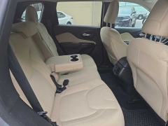 Used 2015  Jeep Cherokee 4d SUV 4WD Latitude V6 at City Wide Auto Credit near Toledo, OH