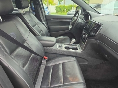 Used 2019  Jeep Grand Cherokee 4d SUV 4WD Overland V6 at City Wide Auto Credit near Toledo&comma; OH