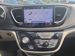 Used 2024  Chrysler Pacifica Hybrid Select FWD at City Wide Auto Credit near Toledo&comma; OH