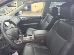 Used 2020  Nissan Pathfinder 4d SUV 4WD Platinum at City Wide Auto Credit near Toledo&comma; OH
