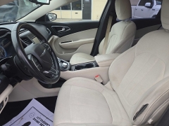 Used 2015  Chrysler 200 4d Sedan Limited I4 at City Wide Auto Credit near Toledo&comma; OH