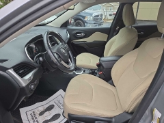 Used 2015  Jeep Cherokee 4d SUV 4WD Latitude V6 at City Wide Auto Credit near Toledo, OH