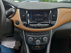 Used 2020  Chevrolet Trax 4d SUV AWD LT at City Wide Auto Credit near Toledo&comma; OH