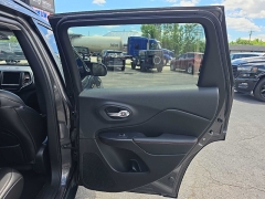 Used 2019  Jeep Cherokee 4d SUV 4WD Trailhawk 3&period;2L at City Wide Auto Credit near Toledo&comma; OH