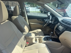 Used 2016  Nissan Rogue 4d SUV AWD SL at City Wide Auto Credit near Toledo&comma; OH