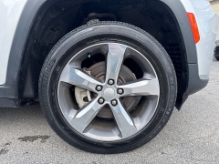 Used 2021  Jeep Grand Cherokee L Limited 4x4 at City Wide Auto Credit near Toledo&comma; OH