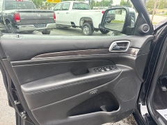 Used 2018  Jeep Grand Cherokee 4d SUV 4WD Overland V6 at City Wide Auto Credit near Toledo&comma; OH