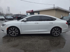 Used 2016  Chrysler 200 4d Sedan C V6 at City Wide Auto Credit near Toledo&comma; OH