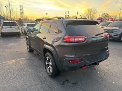 Used 2016  Jeep Cherokee 4d SUV 4WD Trailhawk V6 at City Wide Auto Credit near Toledo&comma; OH