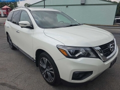 Used 2020  Nissan Pathfinder 4d SUV 4WD Platinum at City Wide Auto Credit near Toledo&comma; OH