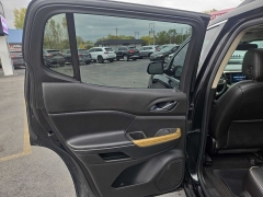 Used 2019  GMC Acadia 4d SUV FWD Denali at City Wide Auto Credit near Toledo, OH