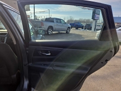 Used 2018  Nissan Altima 4d Sedan 2&period;5L SV at City Wide Auto Credit near Toledo&comma; OH