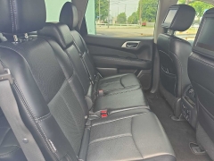 Used 2020  Nissan Pathfinder 4d SUV 4WD Platinum at City Wide Auto Credit near Toledo&comma; OH