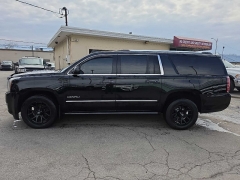Used 2020  GMC Yukon XL 4d SUV 4WD Denali at City Wide Auto Credit near Toledo&comma; OH