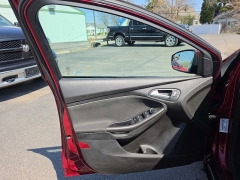 Used 2016  Ford Focus 4d Hatchback SE at City Wide Auto Credit near Toledo&comma; OH