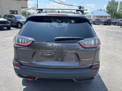 Used 2019  Jeep Cherokee 4d SUV 4WD Trailhawk Elite 3&period;2L at City Wide Auto Credit near Toledo&comma; OH