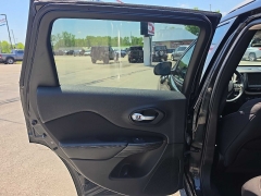 Used 2015  Jeep Cherokee 4d SUV 4WD Latitude V6 at City Wide Auto Credit near Toledo&comma; OH