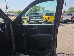 Used 2019  GMC Sierra 1500 4WD Crew Cab SLE at City Wide Auto Credit near Toledo&comma; OH