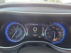 Used 2023  Chrysler Pacifica Touring FWD at City Wide Auto Credit near Toledo&comma; OH