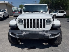 Used 2020  Jeep Gladiator Crew Cab Overland at City Wide Auto Credit near Toledo&comma; OH