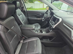 Used 2020  GMC Acadia 4d SUV AWD SLT I4 at City Wide Auto Credit near Toledo&comma; OH