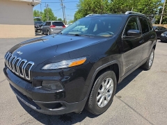 Used 2015  Jeep Cherokee 4d SUV 4WD Latitude V6 at City Wide Auto Credit near Toledo&comma; OH