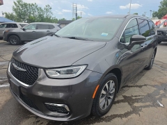 Used 2022 Chrysler Pacifica Hybrid Touring L FWD at City Wide Auto Credit near Toledo, OH