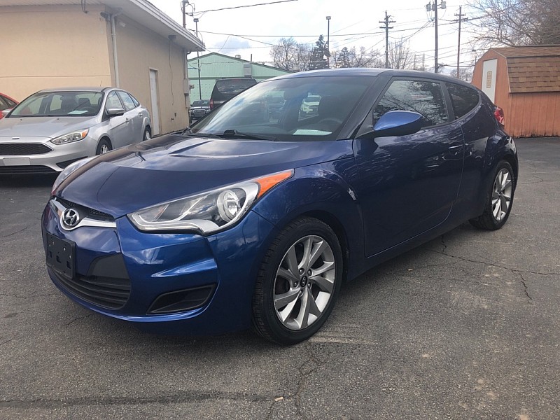 Used 2016  Hyundai Veloster 3d Coupe Auto at City Wide Auto Credit near Toledo, OH