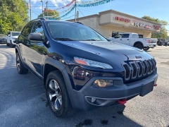 Used 2015  Jeep Cherokee 4d SUV 4WD Trailhawk at City Wide Auto Credit near Toledo, OH
