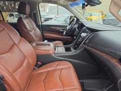 Used 2018  Cadillac Escalade ESV 4d SUV 4WD Premium Luxury at City Wide Auto Credit near Toledo&comma; OH