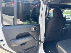 Used 2020  Jeep Gladiator Crew Cab Overland at City Wide Auto Credit near Toledo&comma; OH