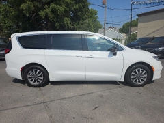 Used 2024  Chrysler Pacifica Hybrid Select FWD at City Wide Auto Credit near Toledo&comma; OH