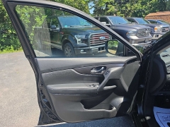 Used 2020  Nissan Rogue 4d SUV AWD SV at City Wide Auto Credit near Toledo&comma; OH