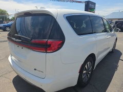 Used 2022  Chrysler Pacifica Hybrid Touring L FWD at City Wide Auto Credit near Toledo&comma; OH