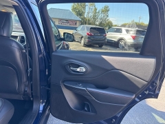 Used 2015  Jeep Cherokee 4d SUV 4WD Trailhawk at City Wide Auto Credit near Toledo, OH