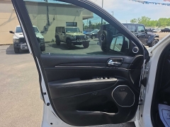 Used 2019  Jeep Grand Cherokee 4d SUV 4WD Overland V6 High Altitude at City Wide Auto Credit near Toledo&comma; OH